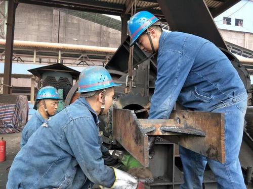 孙女过生日,儿子提前邀我庆祝,走到儿子家门口,一个电话,我走